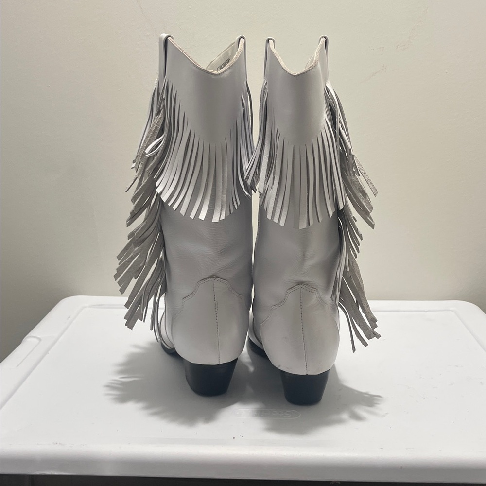 White Fringe Women's Boots - Picture 4 of 7